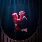 Foto Rakvere Teatri lavastusest "Esimene armastus on revolutsioon", foto Kalev Lilleorg