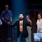 Foto Rakvere Teatri lavastusest "Tsikaadide aeg", fotograaf Kalev Lilleorg