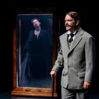 Foto Rakvere Teatri lavastusest "Elevantmees", fotograaf Kalev Lilleorg 