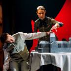 Foto Rakvere Teatri lavastusest "Elevantmees", fotograaf Kalev Lilleorg 