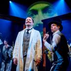 Foto Rakvere Teatri lavastusest "Elevantmees", fotograaf Kalev Lilleorg 