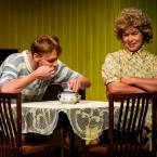 Foto Rakvere Teatri lavastusest "Väikevend ja Karlsson katuselt", fotograaf Kalev Lilleorg