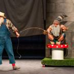 Foto Rakvere Teatri lavastusest "Päkapikkude parim puhkus", fotograaf Kalev Lilleorg