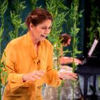 Foto Rakvere Teatri lavastusest "Sügissonaat", fotograaf Kalev Lilleorg