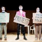 Foto Rakvere Teatri lavastusest "Lõputu suvi", fotograaf Joel Väli