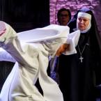 Foto Rakvere Teatri lavastusest "Agnes Dei", fotograaf Kalev Lilleorg
